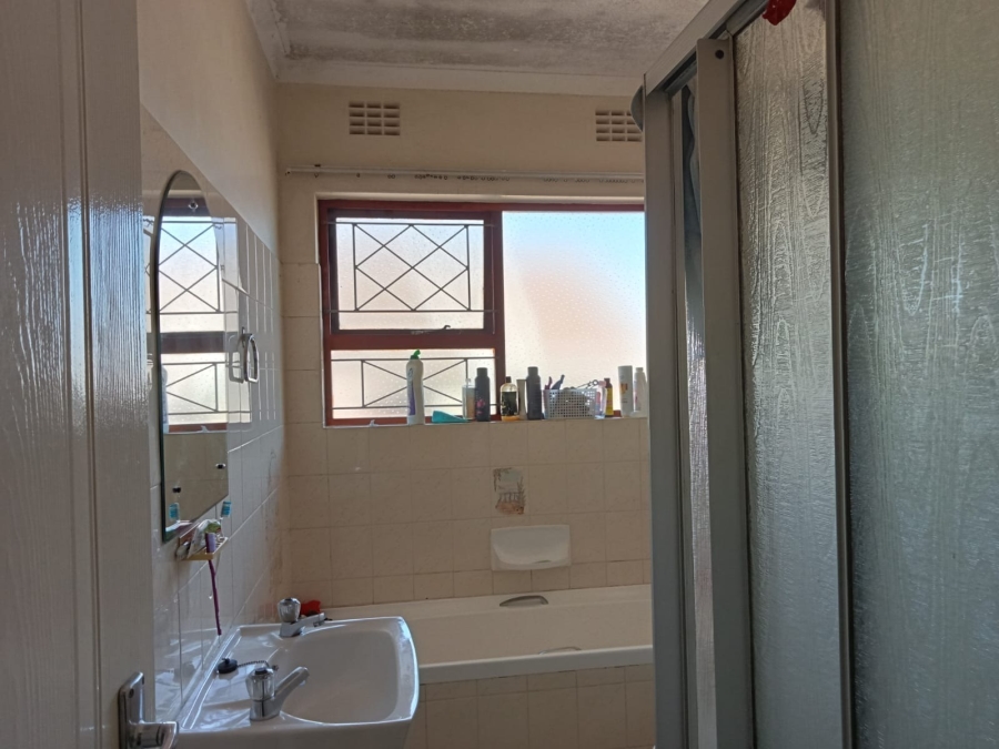 3 Bedroom Property for Sale in Beacon Bay Eastern Cape